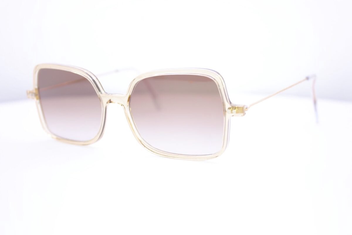 Lutz Eyewear Model Anna Champagne transparant