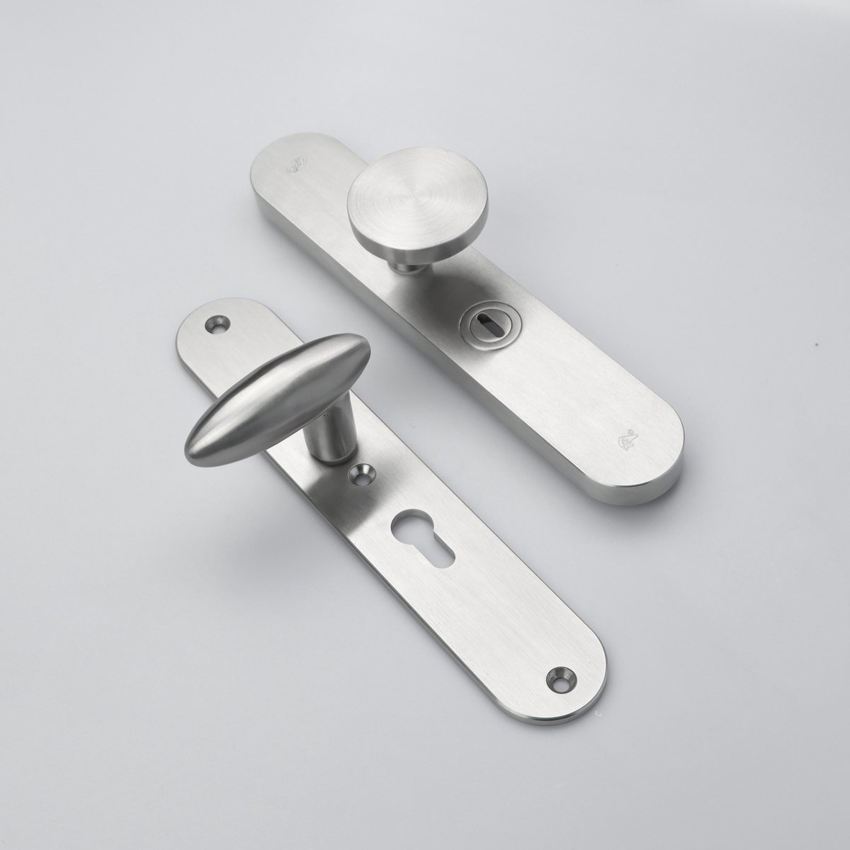MASSIEF RVS Tzunali Deurbeslag. Model MINHO SKG*** BREED T=15/5 VKTB (kerntrek) PC55 BUITEN KNOP TORRES VK; BINNEN KRUK OVIDIO