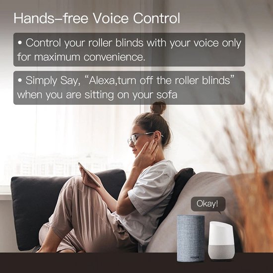 Vrouw zit op bank, kijkt op telefoon, naast Alexa en Google Home-apparaten.