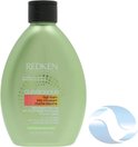 Lichtgroene fles met een zwarte dop. Redken Curvaceous high foam shampoo.