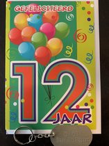 Akyol - verjaardagskaart met envelop en sleutelhanger hoera 12 jaar kaartje met sleutelhanger - Verjaardag - Gefeliciteerd - verrassing - Jarig - 12 jaar - Kaartje - sleutelhanger