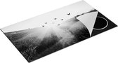 Chefcare Inductie Beschermer Silhouet Zwerm Vogels bij Zonsondergang - Zwart Wit - 95x50 cm - Afdekplaat Inductie - Kookplaat Beschermer - Inductie Mat
