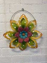 Metalen bloem wanddecoratie - Geel+Groen+stippen- Dia 29 cm - Voor binnen en buiten - Wanddecoratie