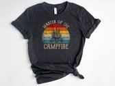 Lykke Master of The Campfire T-Shirt | Natuurliefhebber | Camping Kleding | Zomervakantie | Katoen | Maat L