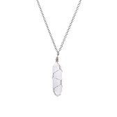 Kasey - Cristal de roche enroulé de cristal sur chaîne en argent - Pendentif en cristal de roche - Collier de pierres précieuses