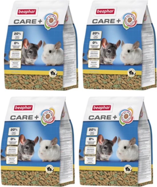 Vier zakken Beaphar CARE+ chinchillavoer, elk met 20% vezels en 0% toegevoegde suikers. De zakken tonen twee chinchilla's.