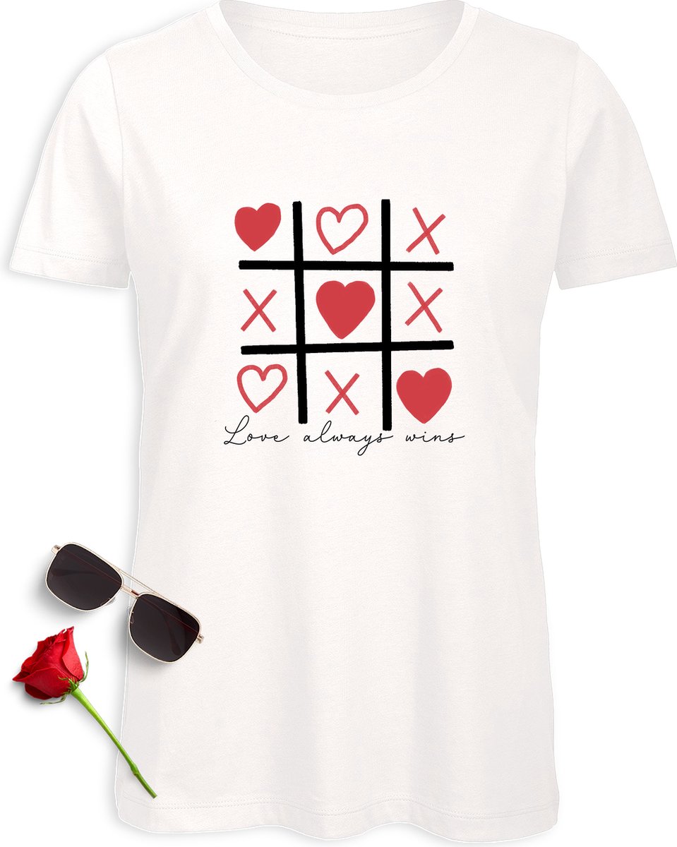 Love t shirt - Love Always Wins t-shirt - Dames t shirt - T shirt met print opdruk - Verkrijgbaar in maten: S M L XL XXL - T-shirt kleuren: Wit en Zwart.