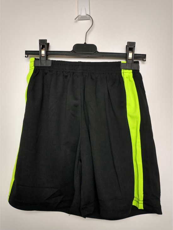Jongens korte broek Max groen zwart Maat 146/152
