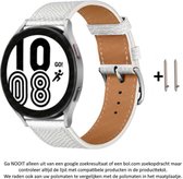 Wit leren Bandje voor bepaalde 20mm smartwatches van verschillende bekende merken (zie lijst met compatibele modellen in producttekst) - Maat: zie foto– 20 mm white leather smartwatch strap - Leder - Leer