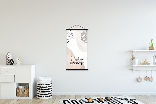 Posterhanger incl. Poster 60x120 cm - Schoolplaat - 'Welkom kleintje' - Baby - Spreuken - Quotes - Textielposter - Zwarte latten