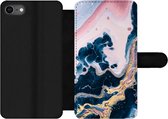 Bookcase iPhone 8 telefoonhoesje - Marmer - Goud - Blauw - Met vakjes - Wallet case met magneetsluiting