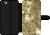 Bookcase Geschikt voor iPhone 7 telefoonhoesje - Goud - Glitter - Structuur - Met vakjes - Wallet case met magneetsluiting