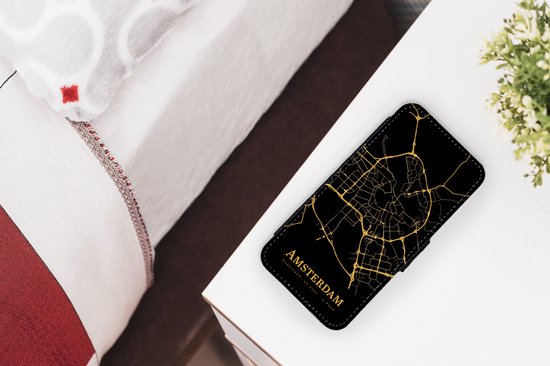 Telefoonhoesje Geschikt voor iPhone 12 Pro telefoonhoesje - Amsterdam - Kaart - Goud - Zwart - Met vakjes - Wallet case met magneetsluiting