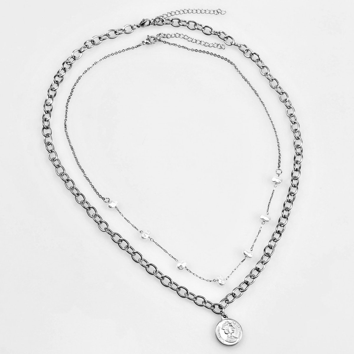 Set van 2 Dames Kettingen - zilverkleurige RVS - Munthanger Ketting - Parels Ketting