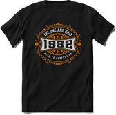 1982 The One And Only | Feest Kado T-Shirt Heren - Dames | Goud - Zilver | Perfect Verjaardag Cadeau Shirt | Grappige Spreuken - Zinnen - Teksten |