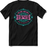 1945 The One And Only | Feest Kado T-Shirt Heren - Dames | Cobalt - Licht Roze | Perfect Verjaardag Cadeau Shirt | Grappige Spreuken - Zinnen - Teksten | Maat S