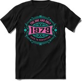1979 The One And Only | Feest Kado T-Shirt Heren - Dames | Cobalt - Licht Roze | Perfect Verjaardag Cadeau Shirt | Grappige Spreuken - Zinnen - Teksten | Maat S