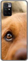 Geschikt voor Xiaomi Redmi 10 hoesje - De twinkeling in het oog van de Golden Retriever - Siliconen Telefoonhoesje