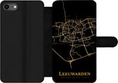 Bookcase Geschikt voor iPhone 7 telefoonhoesje - Leeuwarden - Stadskaart - Black & gold - Met vakjes - Wallet case met magneetsluiting