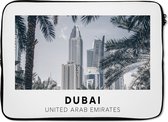 Laptophoes 14 inch - Dubai - Architectuur - Palmbomen - Laptop sleeve - Binnenmaat 34x23,5 cm - Zwarte achterkant