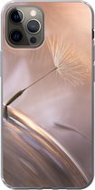 Geschikt voor iPhone 13 Pro hoesje - Paardenbloem zaden - Abstract - Lucht - Siliconen Telefoonhoesje