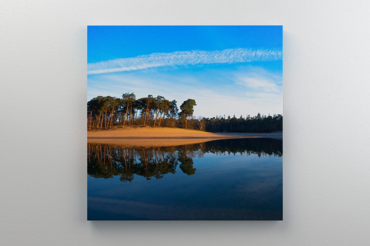 Schilderij Henschotermeer op 300 g/m2 100% canvas gedrukt | 100 x 100 cm | 18 mm houten canvas frame | 4/0 full colour gedrukt | Zeer hoge kwaliteit canvas schilderij | Met ophangsysteem