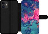 Bookcase Geschikt voor iPhone 12 Pro telefoonhoesje - Marmer print - Verf - Roze - Blauw - Met vakjes - Wallet case met magneetsluiting