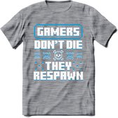 Gamers don't die pixel T-shirt | Blauw | Gaming kleding | Grappig game verjaardag cadeau shirt Heren – Dames – Unisex | - Donker Grijs - Gemaleerd - XXL