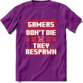 Gamers don't die pixel T-shirt | Neon Rood | Gaming kleding | Grappig game verjaardag cadeau shirt Heren – Dames – Unisex | - Paars - XL