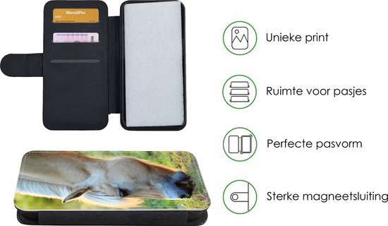 Bookcase pour iPhone 11 Pro Max Bookcase - Cheval du fjord broutant un jour d'été - Avec poches - Étui portefeuille avec fermeture magnétique