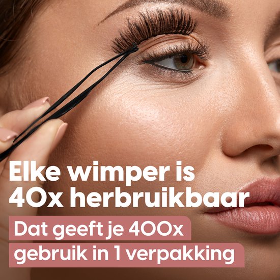Een vrouw brengt met pincet wimpers aan. Tekst: Elke wimper is 40x herbruikbaar.