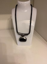 Ovale zwarte ketting met kristal detail