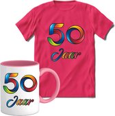 50 Jaar Vrolijke Verjaadag T-shirt met mok giftset Roze | Abraham en Sarah Verjaardag cadeau pakket set | Grappig feest shirt Heren – Dames – Unisex kleding | Koffie en thee mok | Maat 3XL