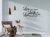 Stickerheld - Muursticker "Love Every Moment" Quote - Woonkamer - vlinders - Engelse Teksten - Mat Zwart - 55x89.8cm