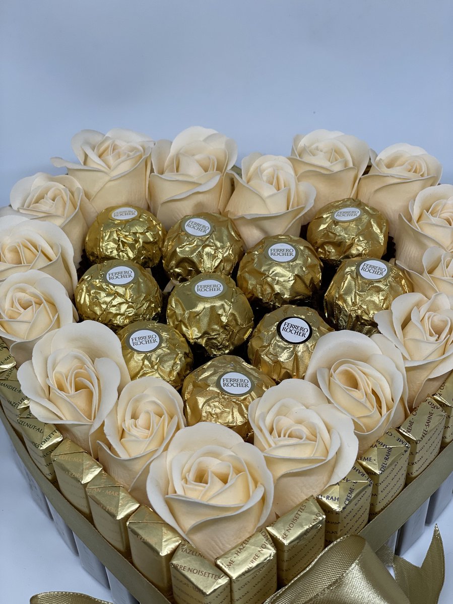 Cadeau Coeur Chocolat XL - Cadeau Saint Valentin Ferrero Rocher - Cadeau  Saint... | bol.com