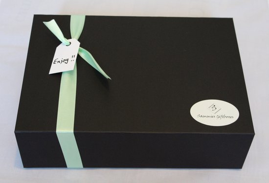 Giftbox Pink Monkey - cadeau baby meisje - kraamcadeau - babyshower - kraammand van Geboortegalerie — afbeelding 2