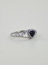 Vintage ring met zwart hart maat 16 - zilver