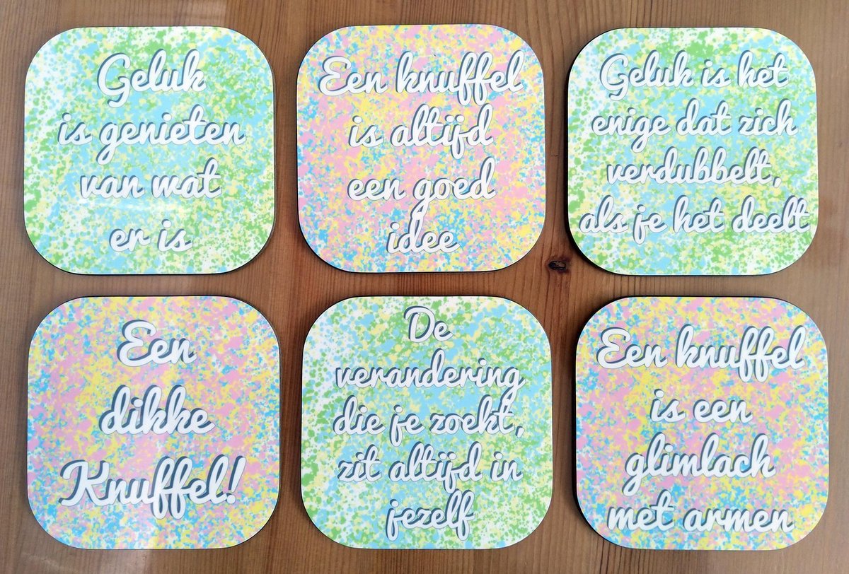 Luxe onderzetters - Vierkant (10x10 cm) - 6 stuks - Tekst op een vrolijk gekleurde achtergrond - krasvast- Hardboard - Onderzetters voor glazen