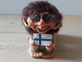 Salem's Fantasy Gifts  -  Nyform Trol met Finse vlag Handgemaakt