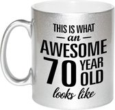 Awesome 70 year cadeau mok / beker zilver 330 ml
