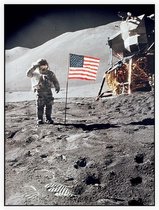 Astronaut gives salute beside U.S. flag (maanlanding) - Foto op Akoestisch paneel - 60 x 80 cm