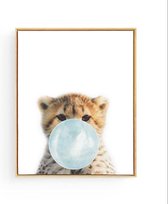 Postercity - Design Canvas Poster Baby Cheeta Blauwe Kauwgom / Kinderkamer / Dieren Poster / Babykamer - Kinderposter / Babyshower Cadeau / Muurdecoratie / 50 x 40cm