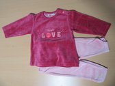 Noukie's - Pyjama - Velour - Meisje - Love - roze met fuchia - 1 jaar 80