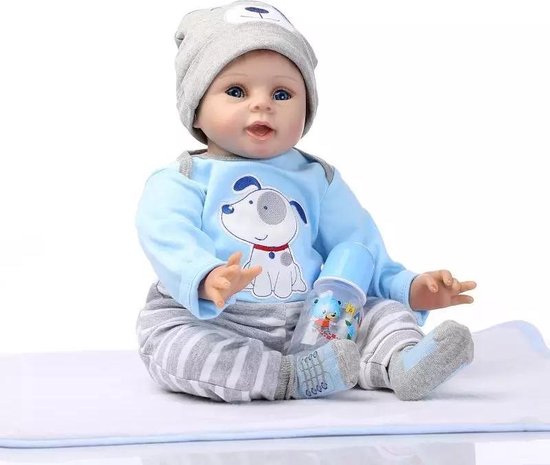 Reborn baby pop 'Levi' - 55 cm - Jongen met blauwe outfit, fles en speen -  Soft vinyl... | bol.com
