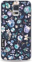 Casetastic Samsung Galaxy S5 / Galaxy S5 Plus / Galaxy S5 Neo Hoesje - Softcover Hoesje met Design - Flowers Navy Print