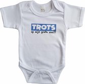 Witte romper met "Trots op mijn grote zus!!!" - maat 80 - zusje, babyshower, zwanger, cadeautje, kraamcadeau, grappig, geschenk, baby, tekst, bodieke