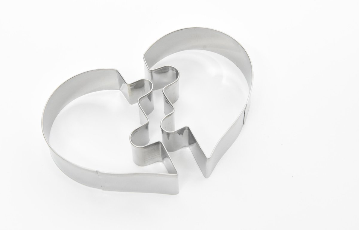 Hart koekvorm, twee halve harten, liefde uitsteekvorm, hart uitstekers, puzzel