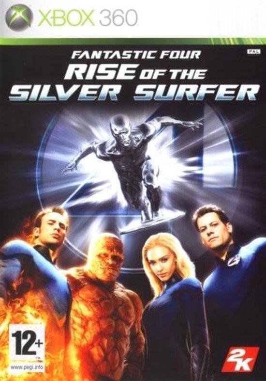 Xbox 360 spel 'Fantastic Four: Rise of the Silver Surfer' met de Silver Surfer vliegend, omringd door de Fantastic Four.