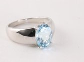 Hoogglans zilveren ring met blauwe topaas - maat 17