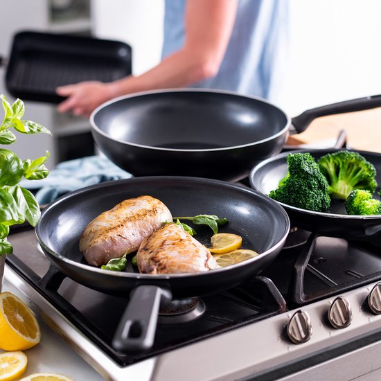 GreenPan Memphis Koekenpan 20cm - PFAS-vrije antikleeflaag – Koekenpan inductie - Keramische koekenpan – Ovenbestendig tot 160°C – Koudgrepen - Zonder deksel – Zwart